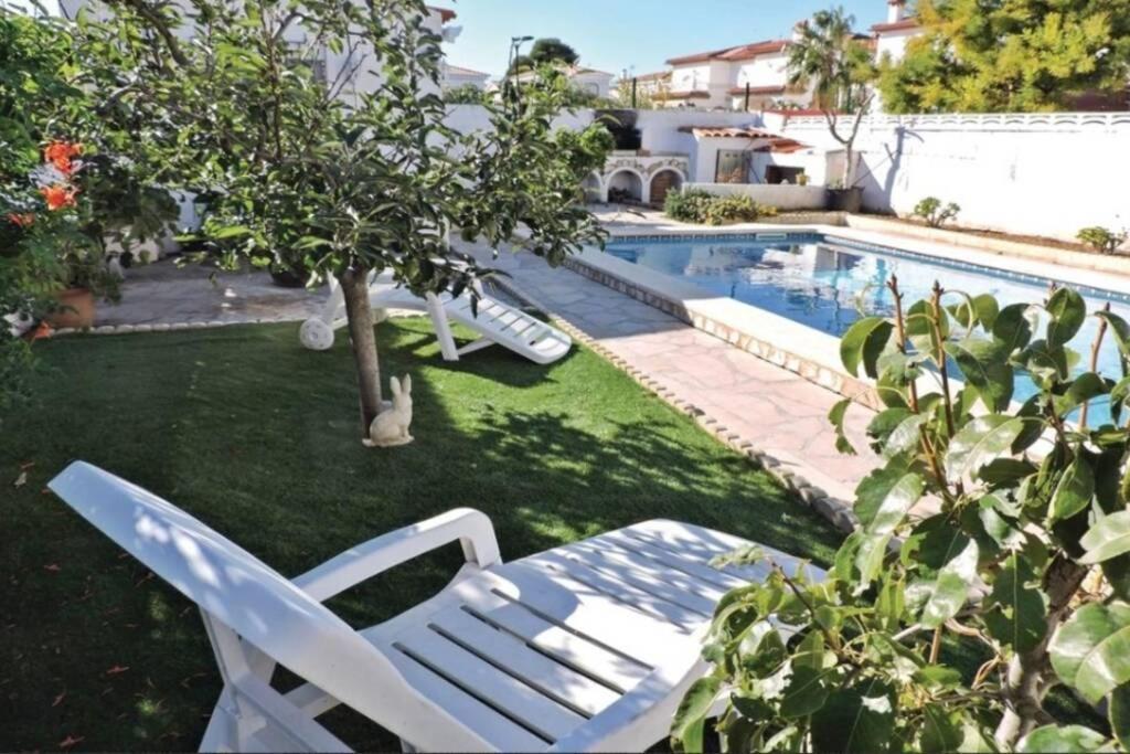 ミアミ・プラトーヤ Preciosa Casa Con Piscina Al Lado De La Playaヴィラ エクステリア 写真