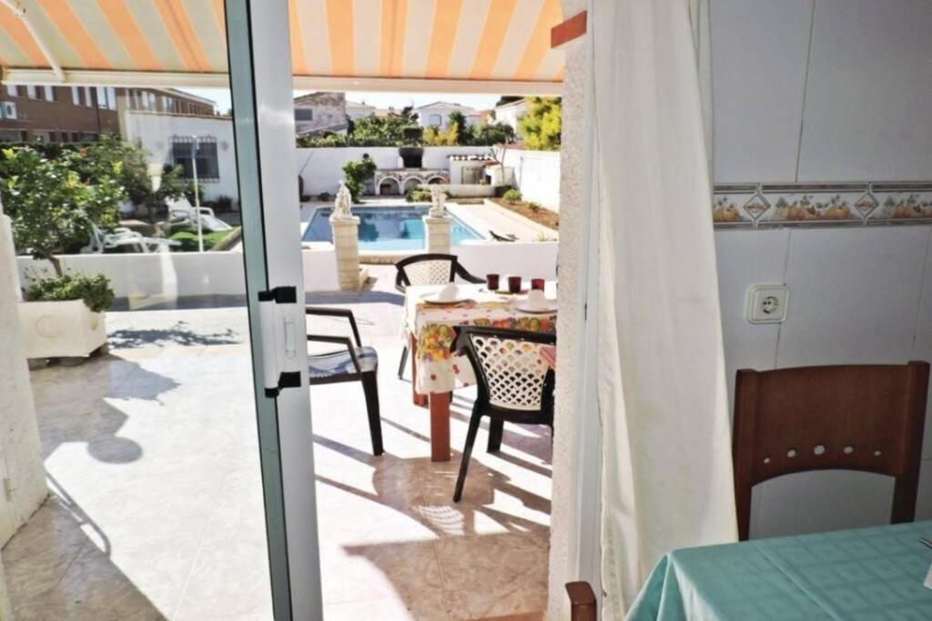 ミアミ・プラトーヤ Preciosa Casa Con Piscina Al Lado De La Playaヴィラ エクステリア 写真